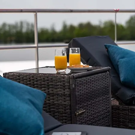 船上ホテル Hausboot Topas