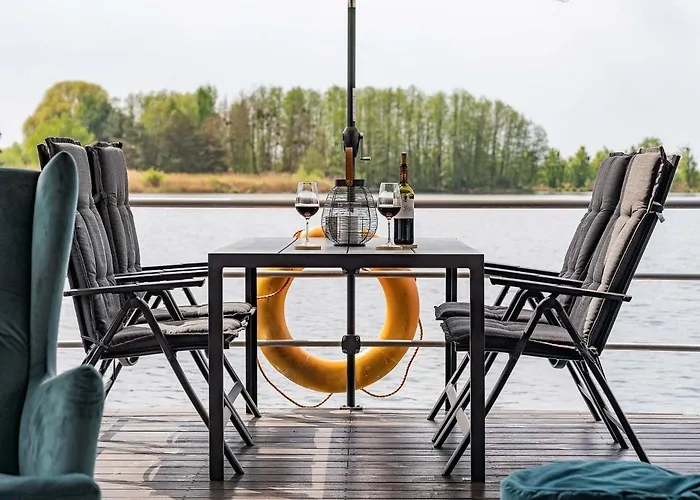 Bådhotel Hausboot Topas Zehdenick